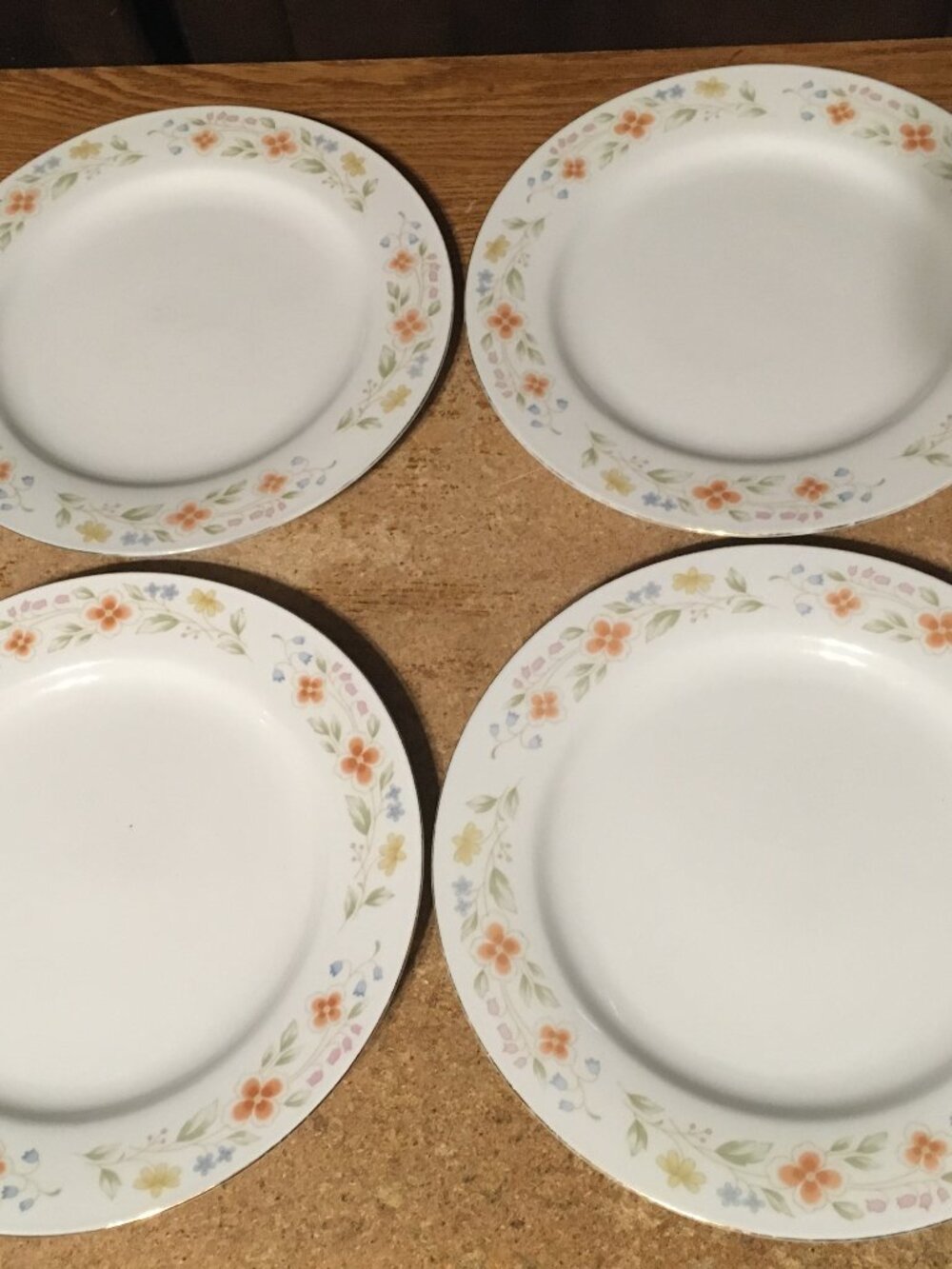 SET OF 4 SEAGULL FINE CHINA FLORAL PATTERN PLATE 10.25"